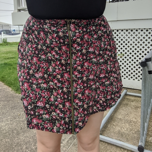 Urban Outfitters Floral Skater Skirt - Picture 4 of 4